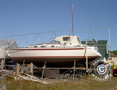 Z wbudowana rama ulatwiajaca okrywanie lodzi, NOA, 13m/5